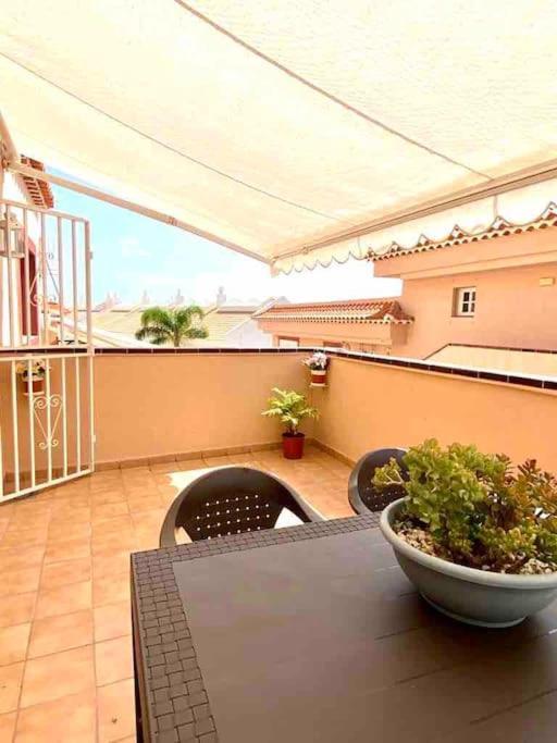Confortable Y Centrico Los Cristianos  Esterno foto